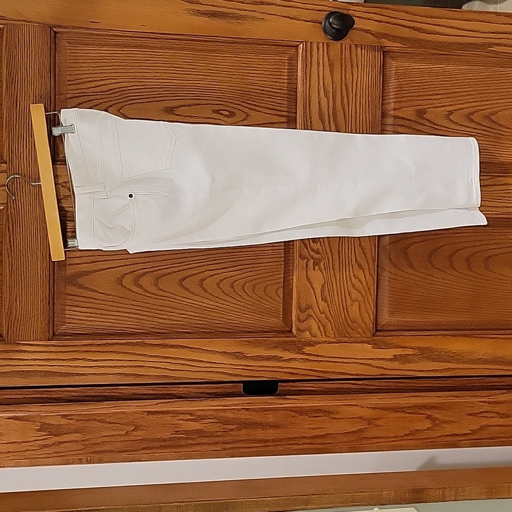 Eddie Bauer, womens boyfriend, white crop jeans size 10.